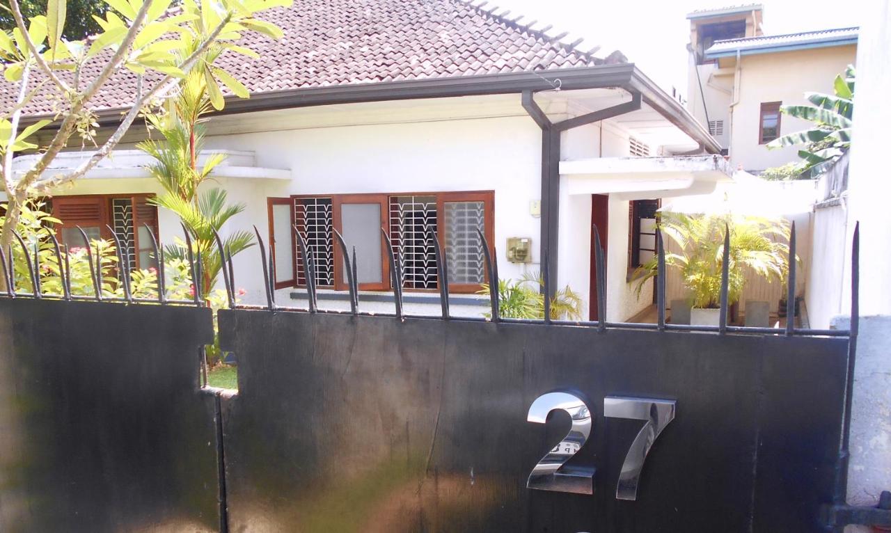 "27" Spathodea- Oasis In The City Colombo Eksteriør bilde